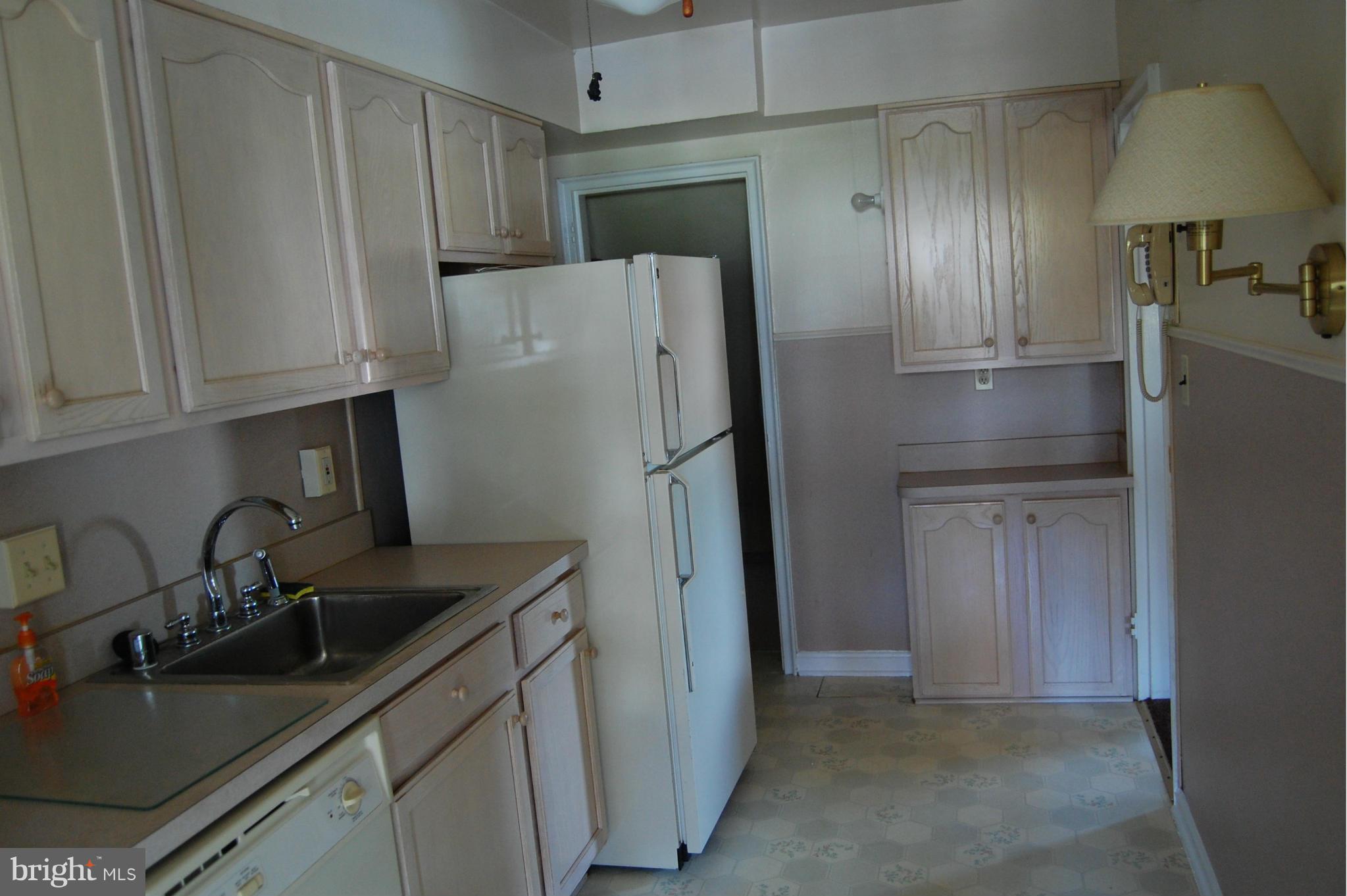5513 Channing Road Baltimore, MD 21229 - Photo 3 of 17 Kitchen