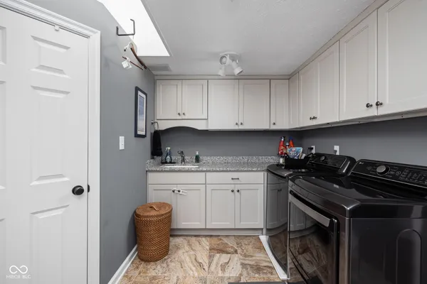 $899,000 | 5840 High Fall Road, Indianapolis, IN 46226