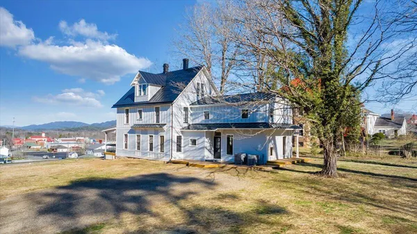 $739,000 | 154 Mitchell Drive, New Castle, VA 24127