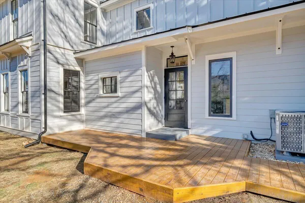 $739,000 | 154 Mitchell Drive, New Castle, VA 24127