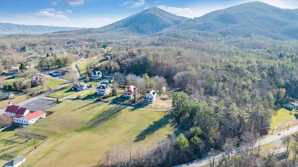 $739,000 | 154 Mitchell Drive, New Castle, VA 24127