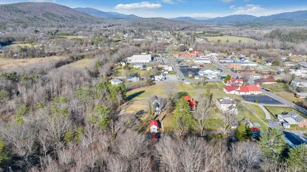 $739,000 | 154 Mitchell Drive, New Castle, VA 24127