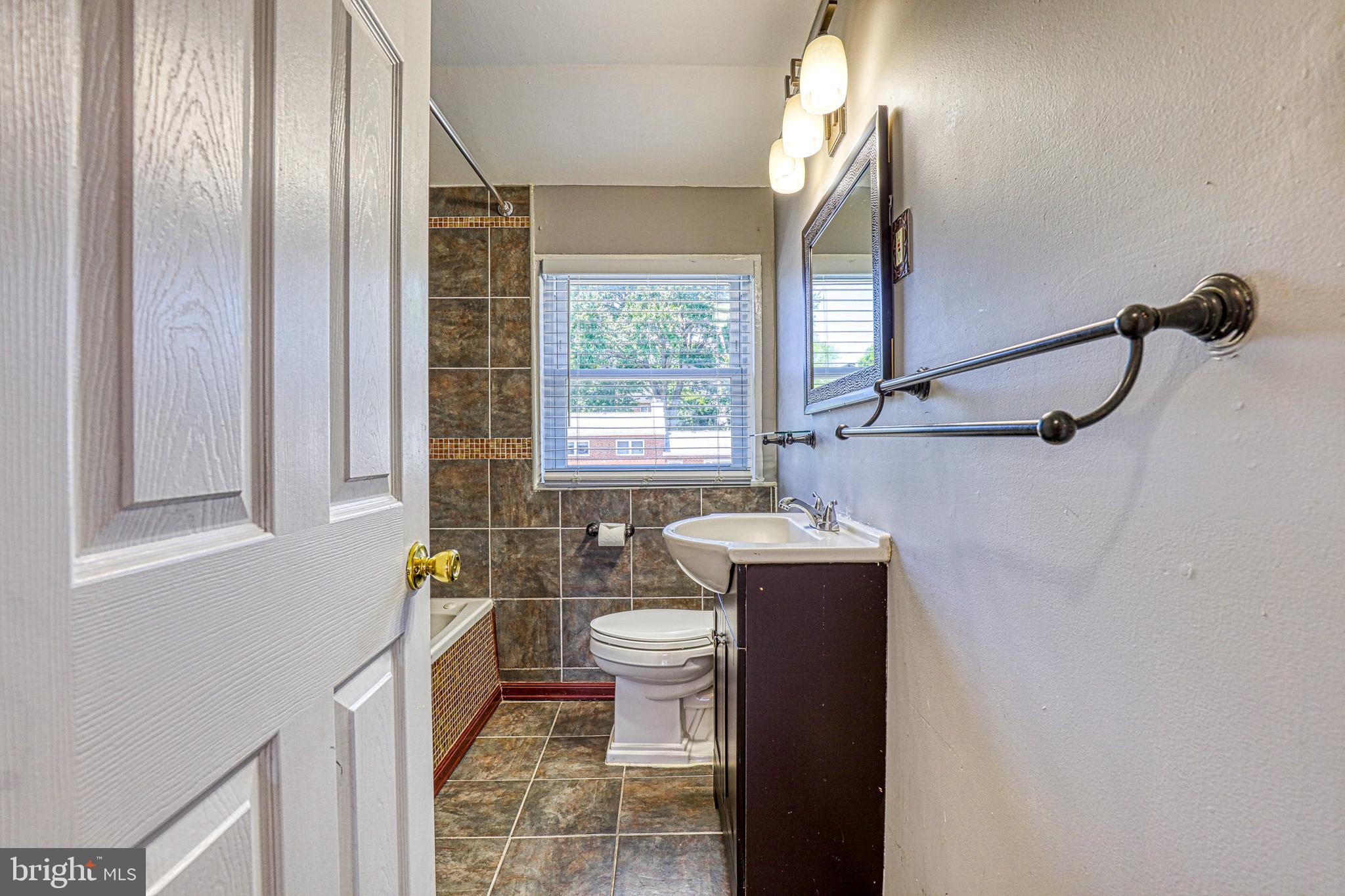 941 Southridge Road Baltimore, MD 21228 - Photo 17 of 30