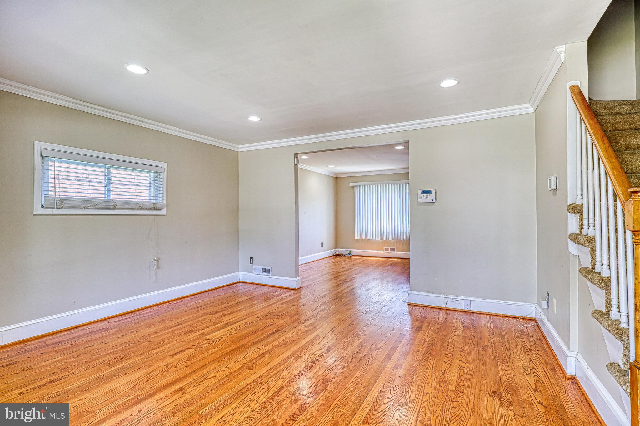 941 Southridge Road Baltimore, MD 21228 - Photo 3 of 30