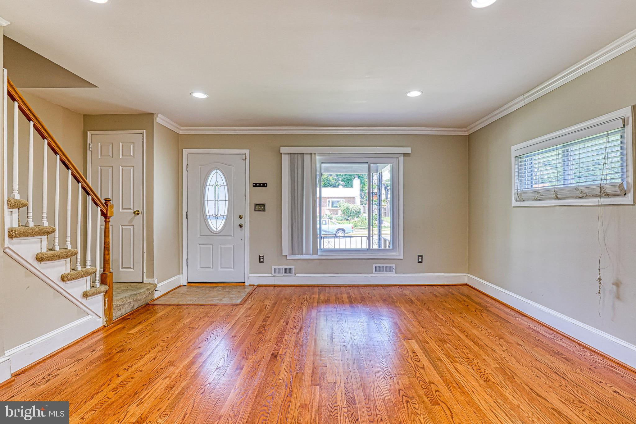 941 Southridge Road Baltimore, MD 21228 - Photo 6 of 30