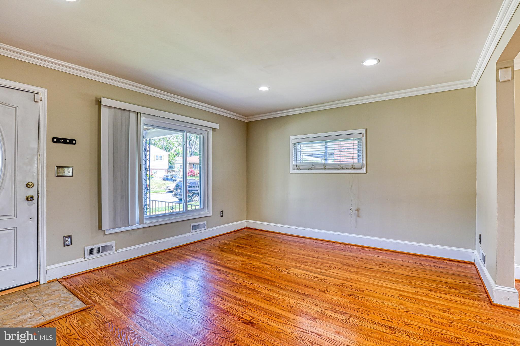 941 Southridge Road Baltimore, MD 21228 - Photo 7 of 30