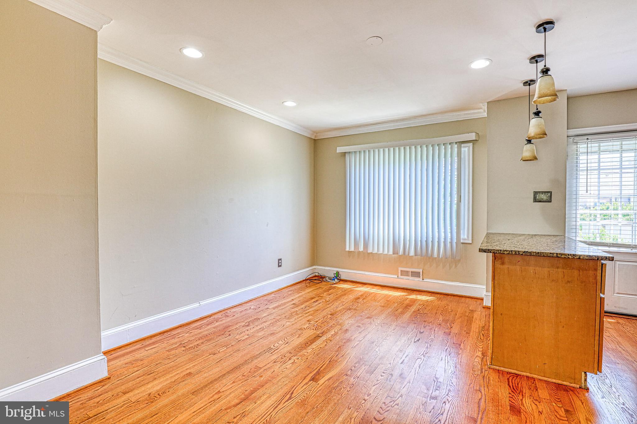 941 Southridge Road Baltimore, MD 21228 - Photo 8 of 30