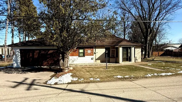 $175,000 | 417 Welcome Avenue, Bear Creek, WI 54922