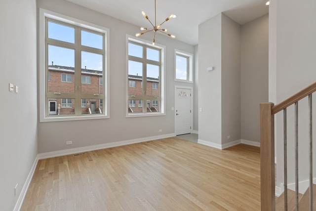 6844 West 65th Street, Unit 2 Chicago, IL 60638 - Photo 3 of 12
