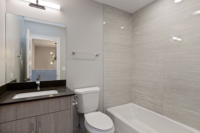6844 West 65th Street, Unit 2 Chicago, IL 60638 - Photo 8 of 12