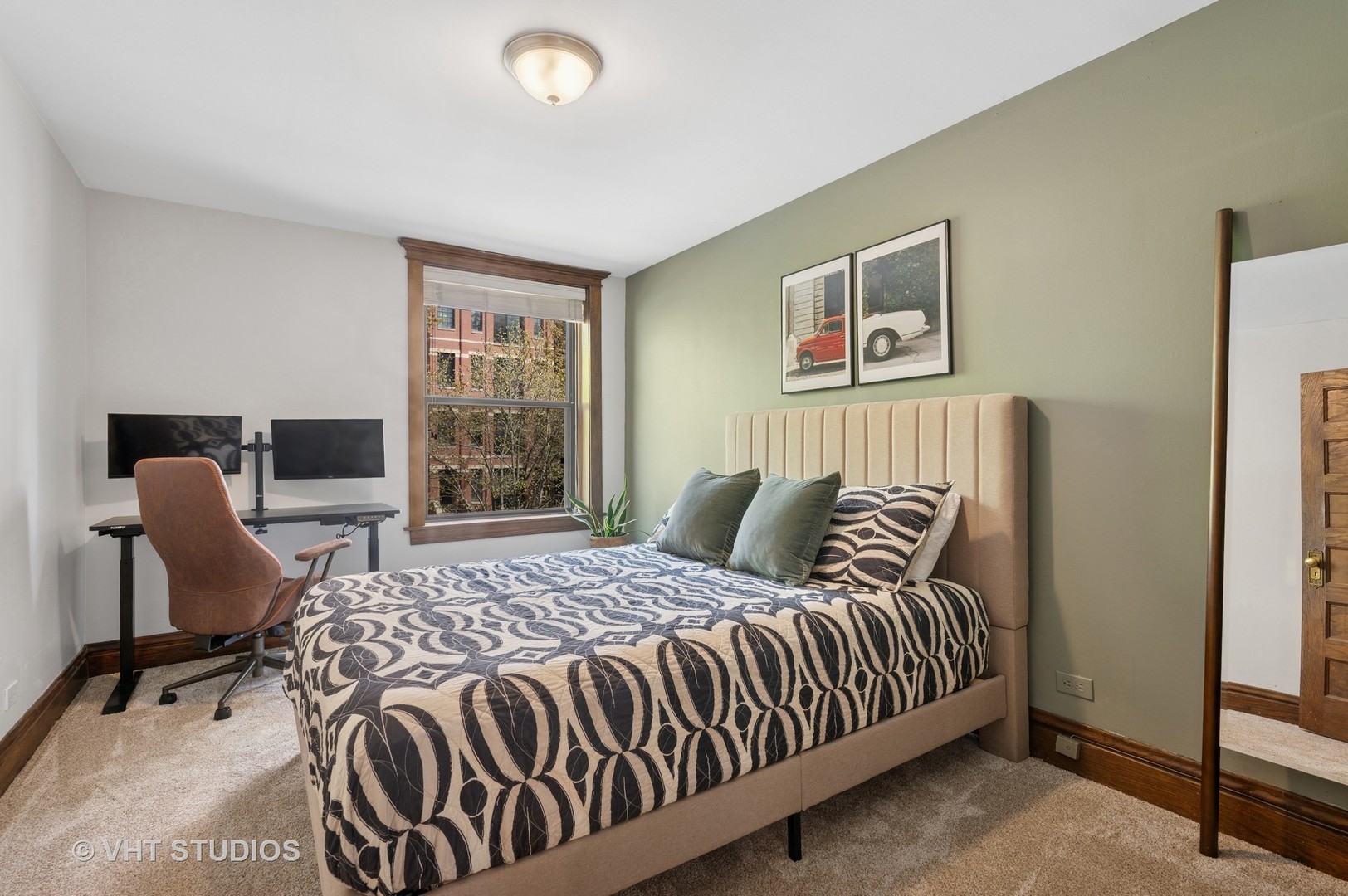 845 West Grace Street, Unit 2W Chicago, IL 60613 - Photo 11 of 21 a bedroom with a bed and chair with window