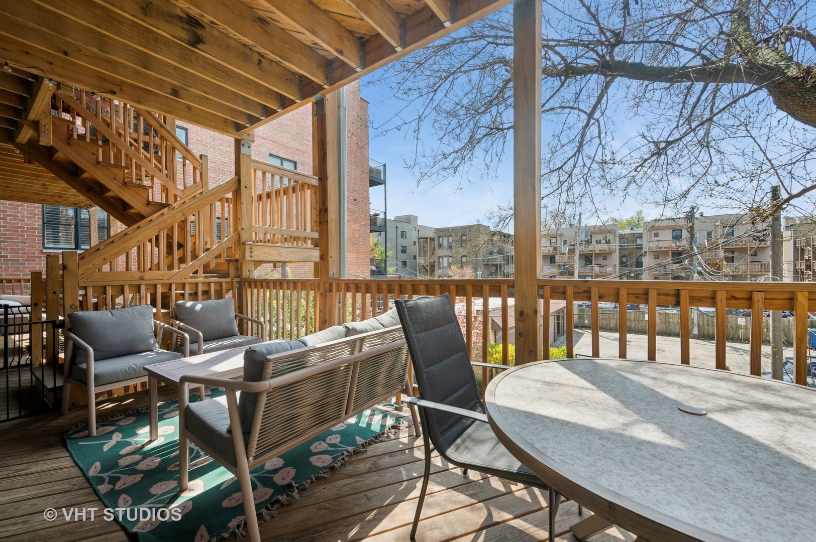 845 West Grace Street, Unit 2W Chicago, IL 60613 - Photo 19 of 21 a view of a chairs and table in the balcony