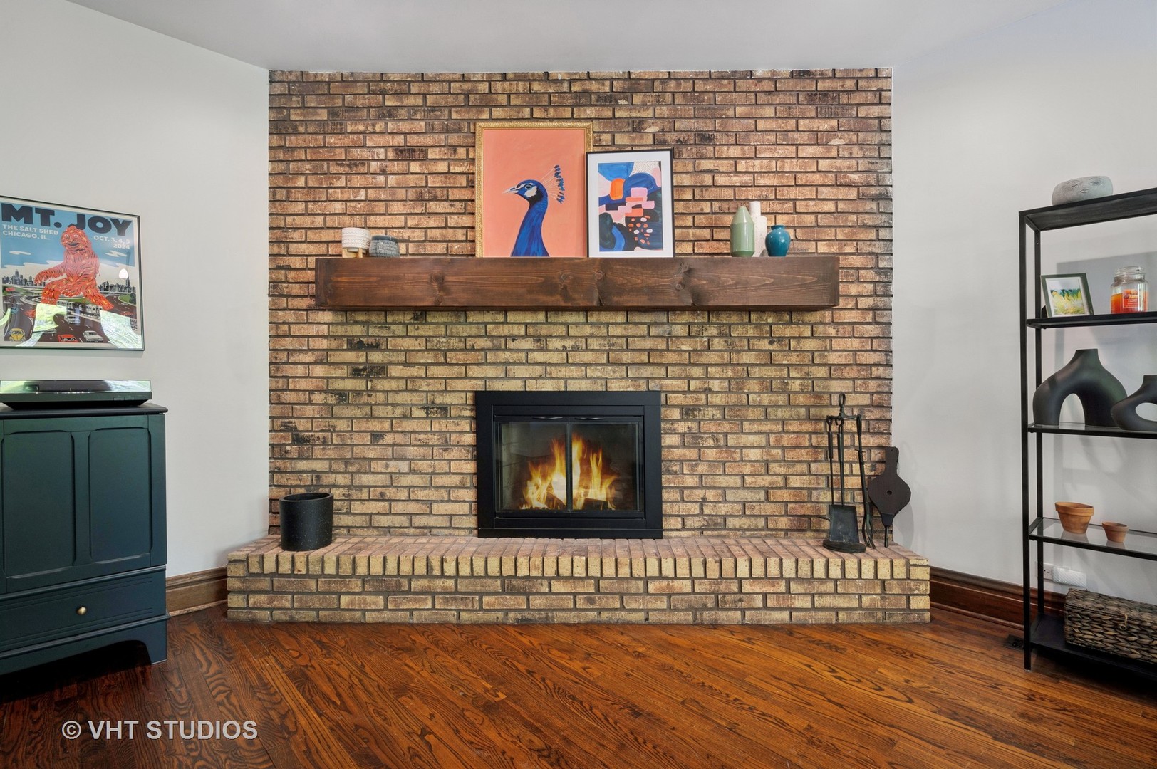 845 West Grace Street, Unit 2W Chicago, IL 60613 - Photo 20 of 21 a view of entryway with wooden floor