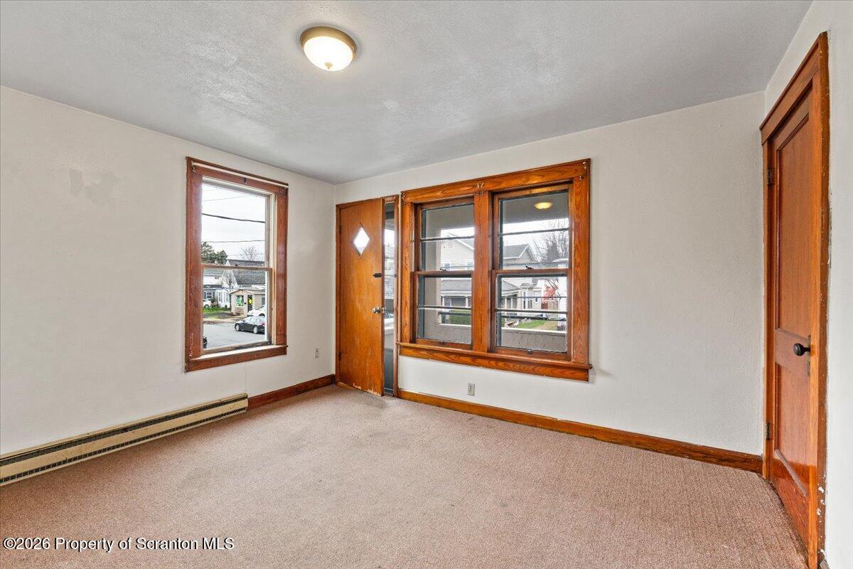 622 East Market Street Scranton, PA 18509 - Photo 18 of 44 an empty room with windows and closet