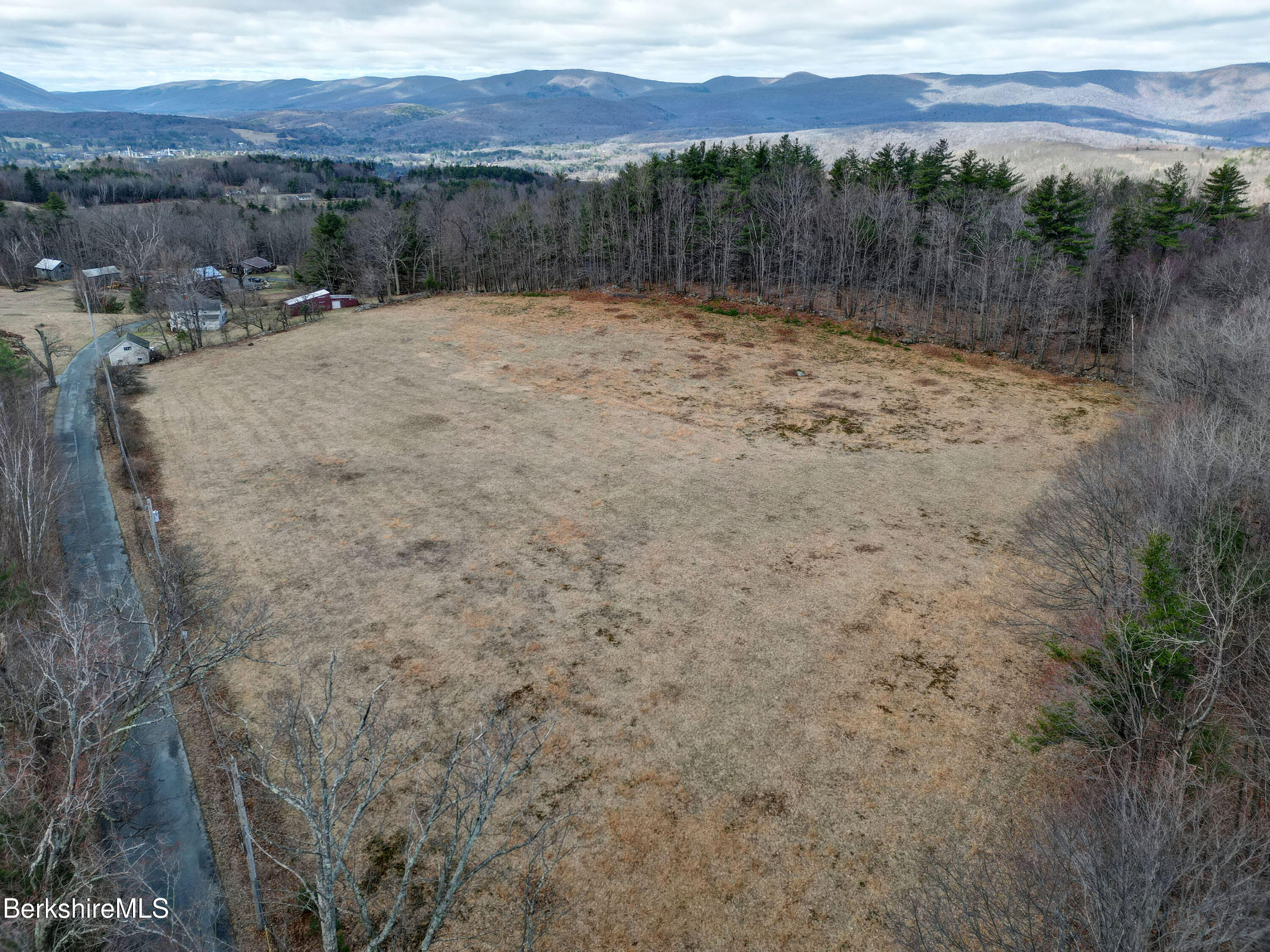 849 Henderson Road Williamstown, MA 01267 - Photo 7 of 9 849henderson6