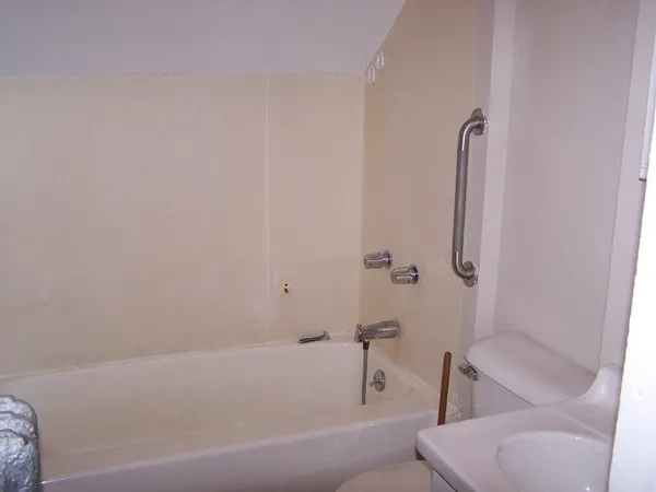 $1,850 | 163 New Boston Road, Unit 2, Fall River, MA 02720