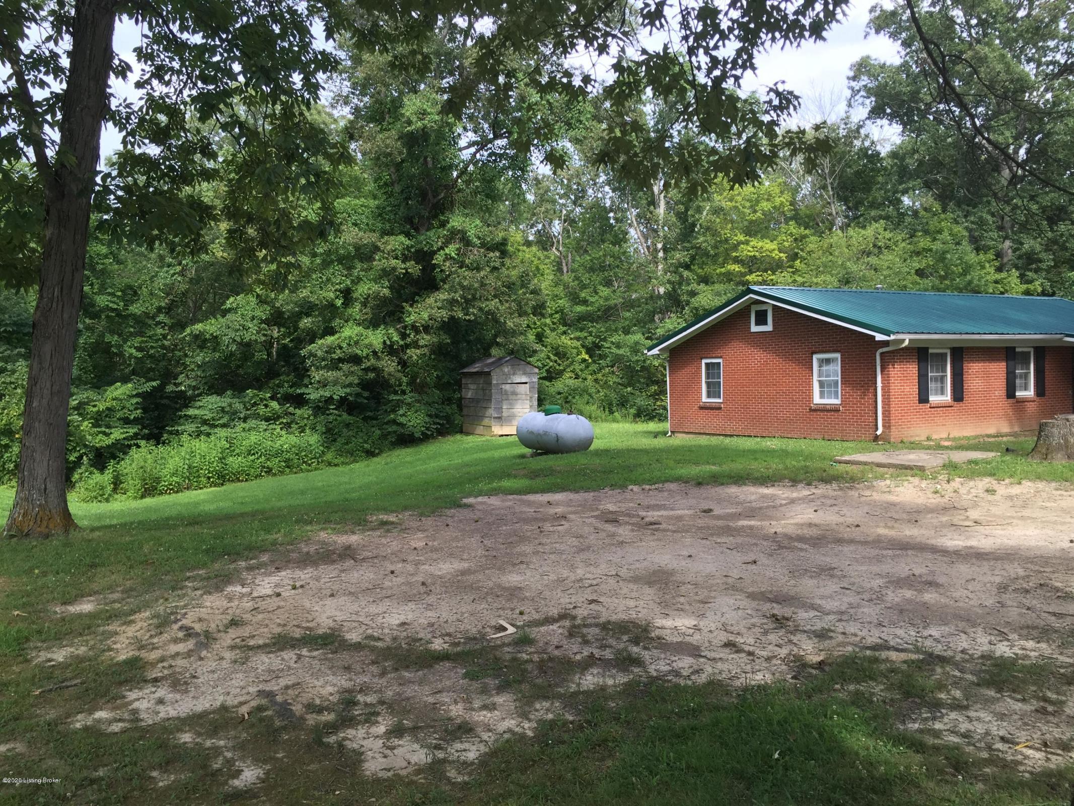 314 Deer Lake Road Shepherdsville, KY 40165 - Photo 7 of 37 A30E4FB5-672A-4C87-9802-81D91221EEA7