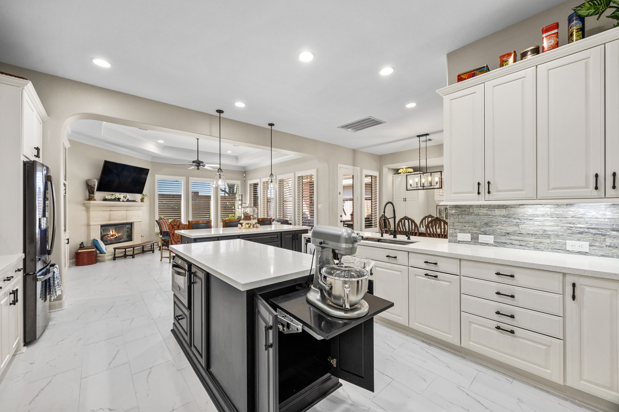11413 Gallant Ridge Lane Houston, TX 77082 - Photo 18 of 48 a kitchen with stainless steel appliances granite countertop a sink and cabinets