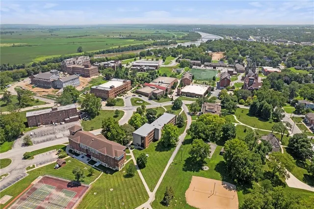 $399,000 | 1708 Brookdale Drive, Atchison, KS 66002