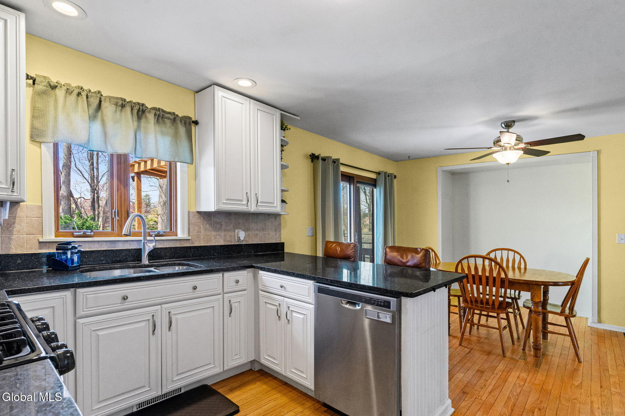 61 Jefferson Road Bethlehem, NY 12077 - Photo 13 of 38 4-web-or-mls-61-jefferson-rd