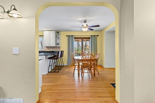 $399,900 | 61 Jefferson Road, Bethlehem, NY 12077