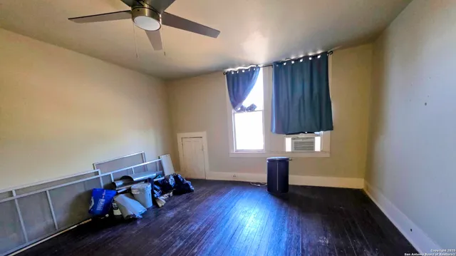 $199,900 | 1602 Ave U, Hondo, TX 78861