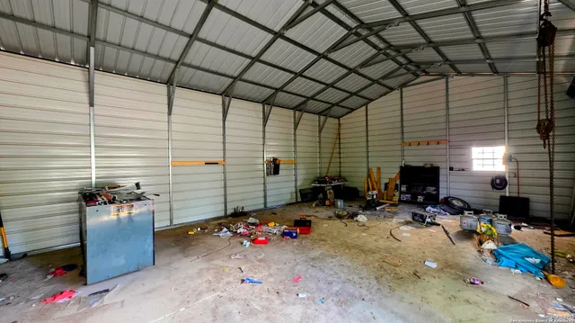 $199,900 | 1602 Ave U, Hondo, TX 78861