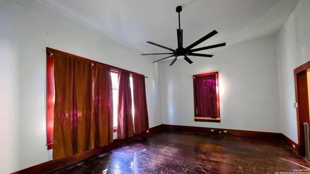 $199,900 | 1602 Ave U, Hondo, TX 78861