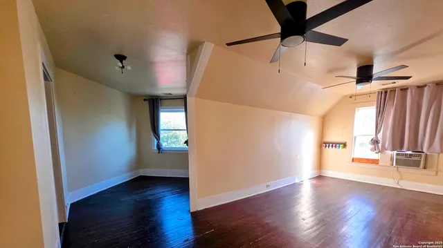 $199,900 | 1602 Ave U, Hondo, TX 78861