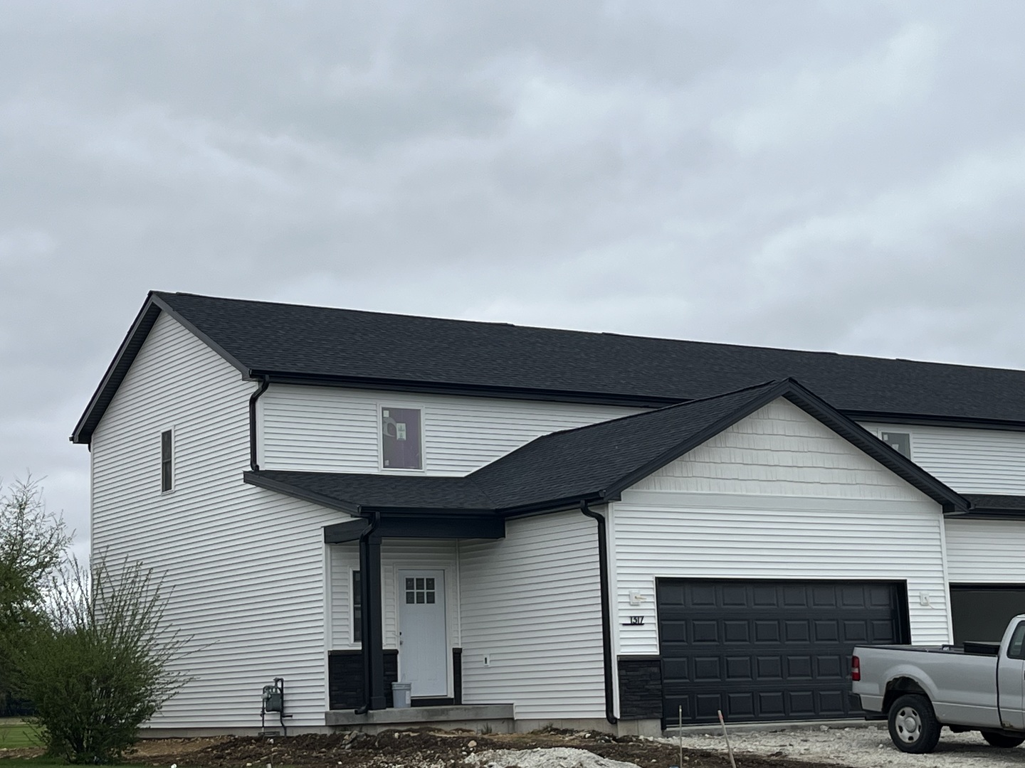 1317 Sioux Turn Kankakee, IL 60901 - Photo 4 of 35 a house view with a outdoor space
