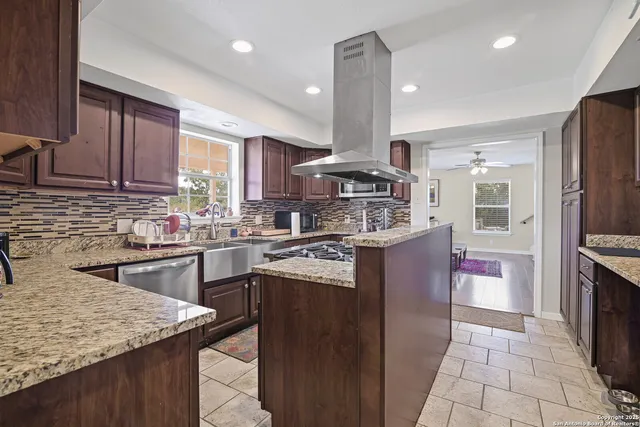 $495,000 | 524 Rangeland Road, Blanco, TX 78606