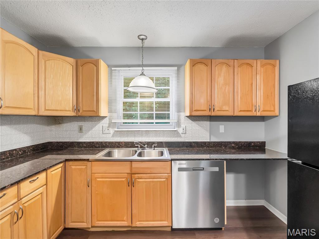 4950 Patricia Ridge Drive Florissant, MO 63033 - Photo 6 of 15