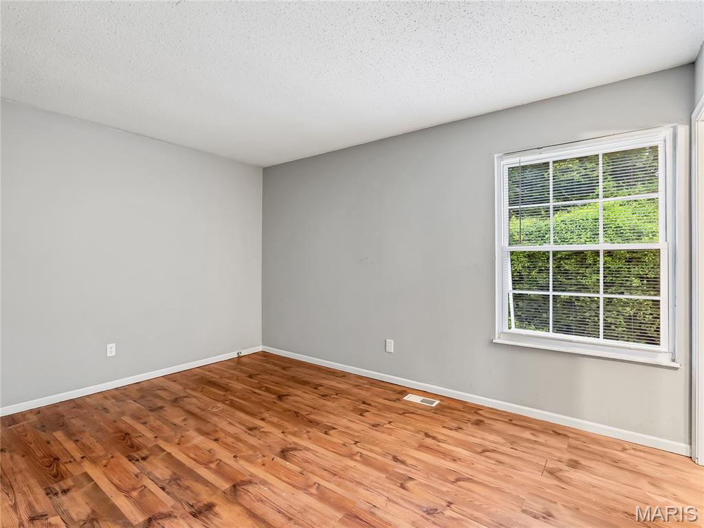 4950 Patricia Ridge Drive Florissant, MO 63033 - Photo 10 of 15