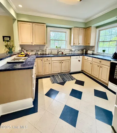 $300,000 | 3340 North Green Street, Farmville, NC 27828