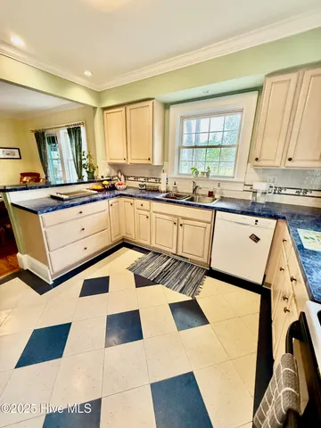 $325,000 | 3340 North Green Street, Farmville, NC 27828