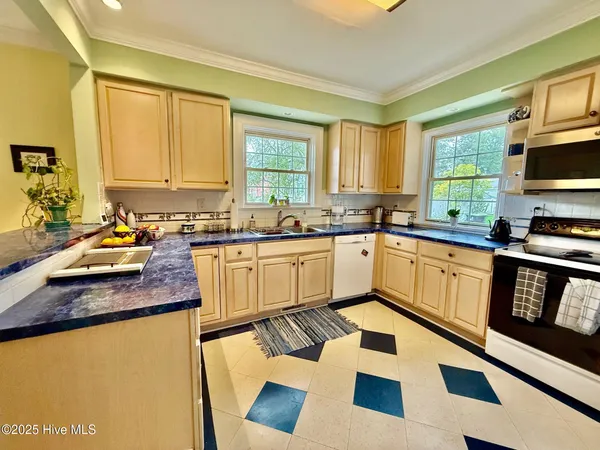 $300,000 | 3340 North Green Street, Farmville, NC 27828