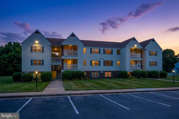 $209,000 | 102 Chesterfield Lane, Unit 302, Stafford, VA 22556