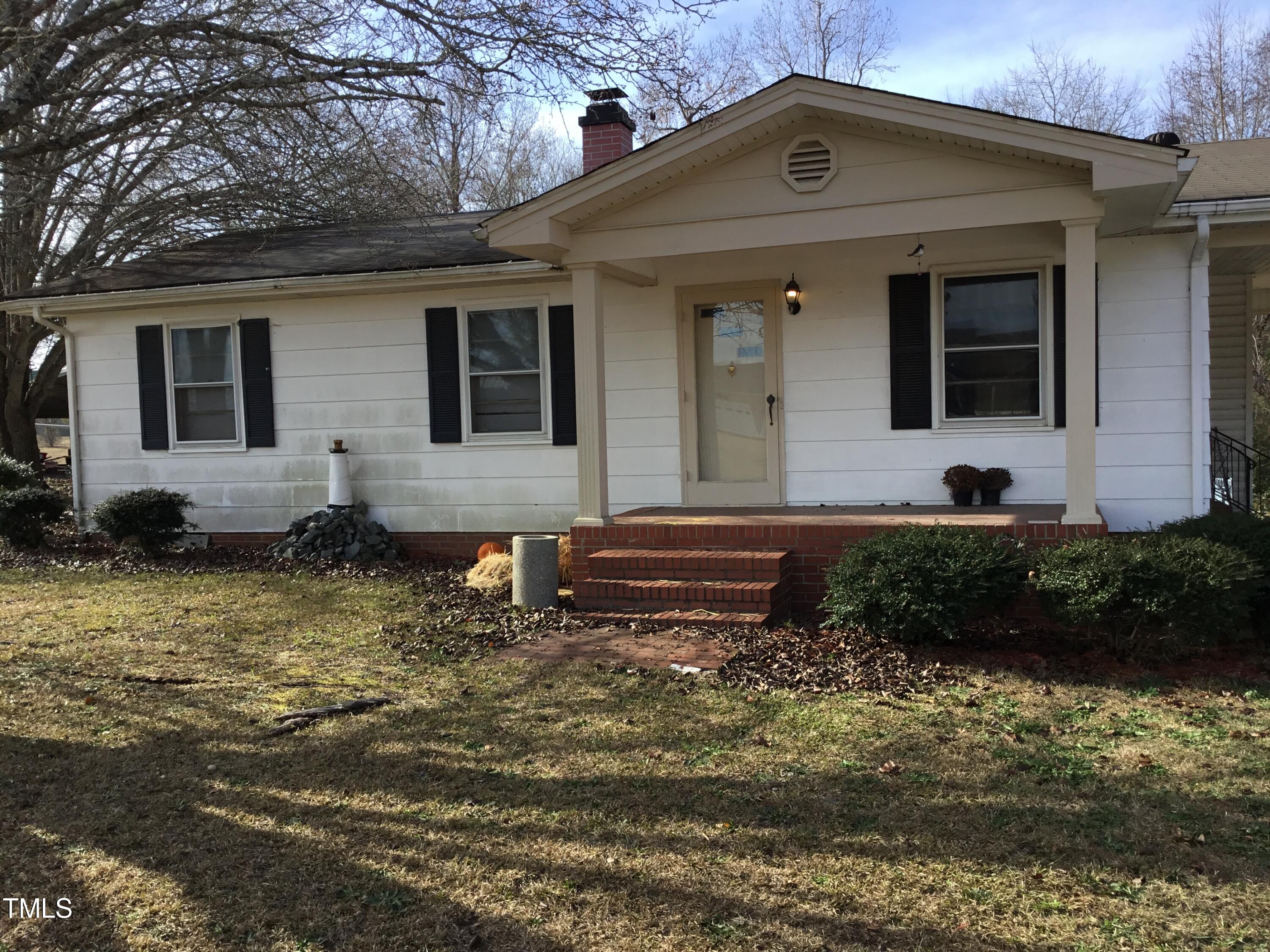 140 Surles Road Benson, NC 27504 - Photo 3 of 14 273AC35B-C86A-46E8-B6C2-064B71A38D66