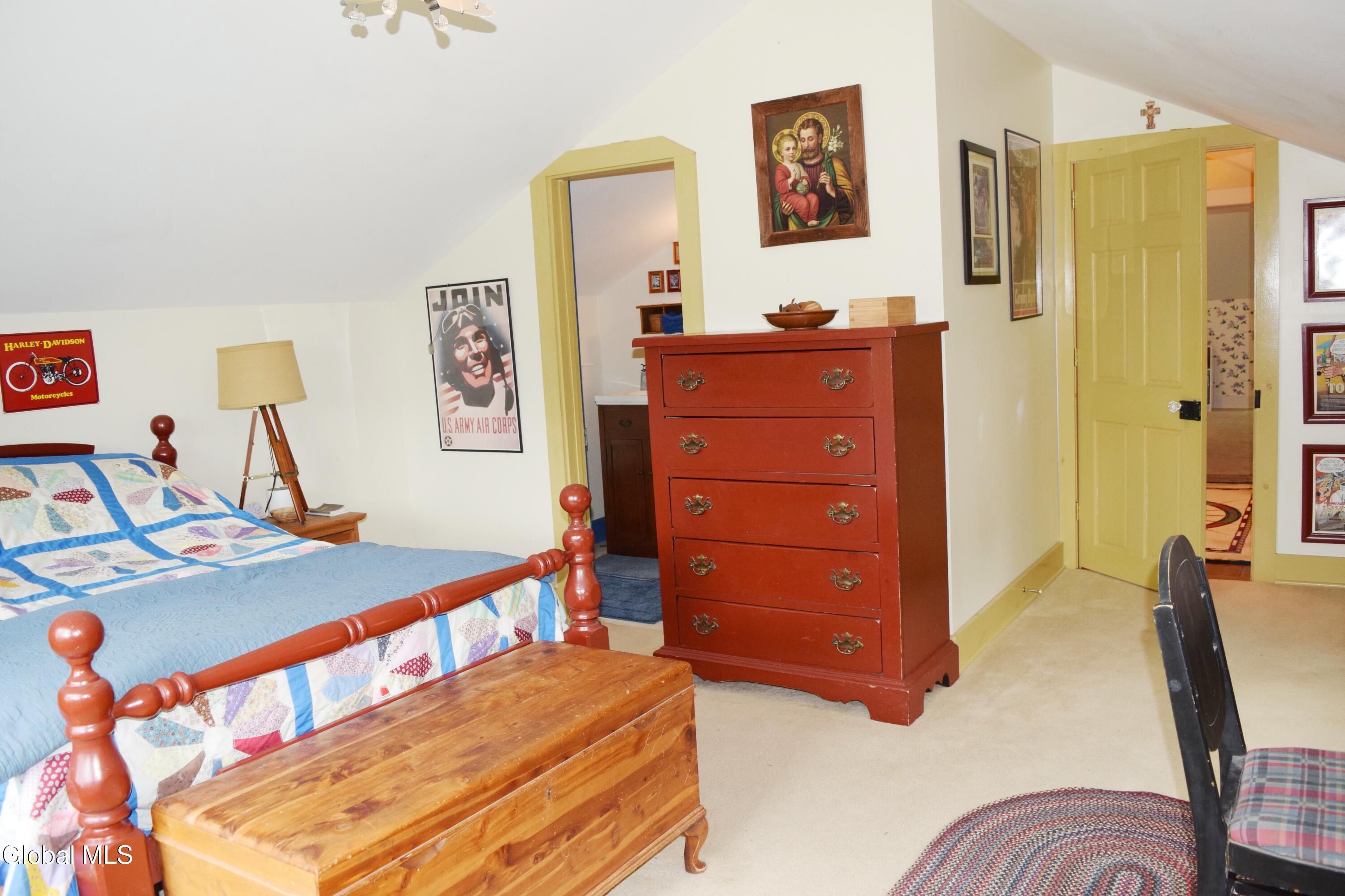 944 Stony Point Road Schodack, NY 12033 - Photo 74 of 99 Primary Bedroom