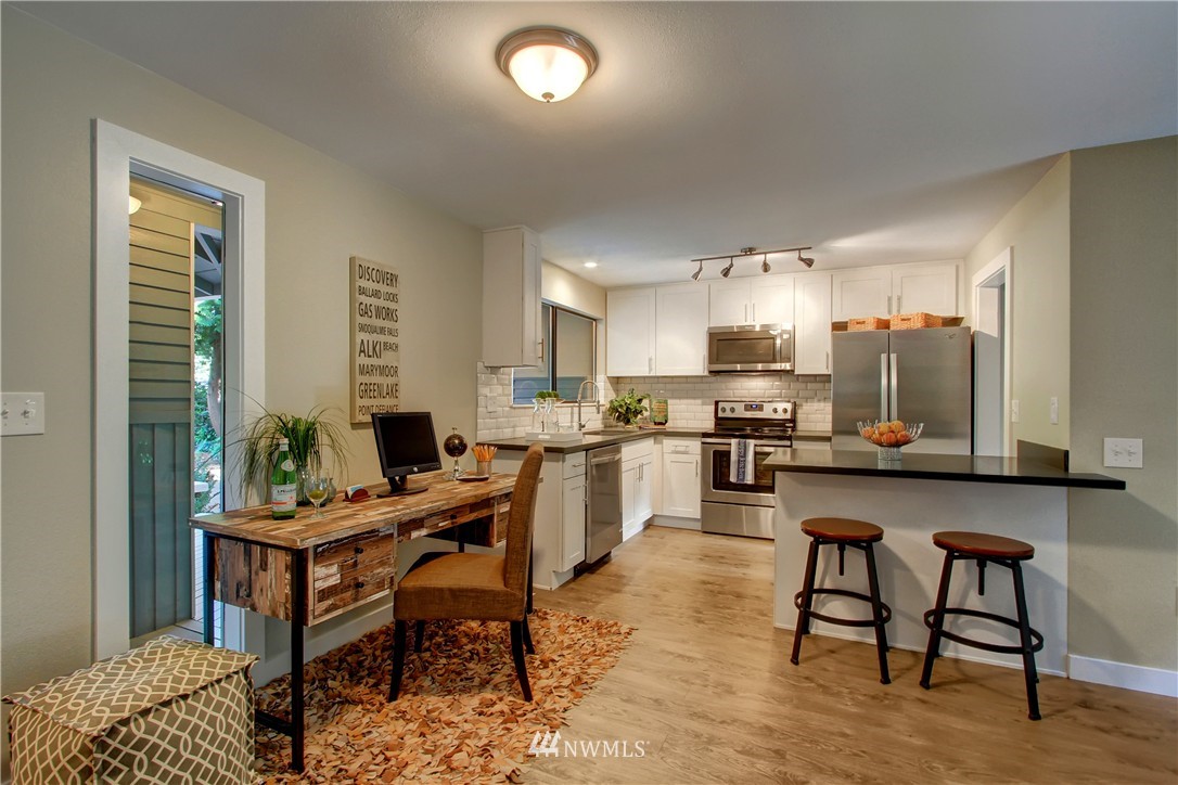 19018 Meridian Place West Bothell, WA 98012 - Photo 3 of 15