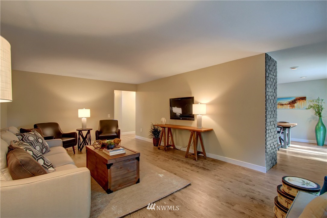 19018 Meridian Place West Bothell, WA 98012 - Photo 6 of 15