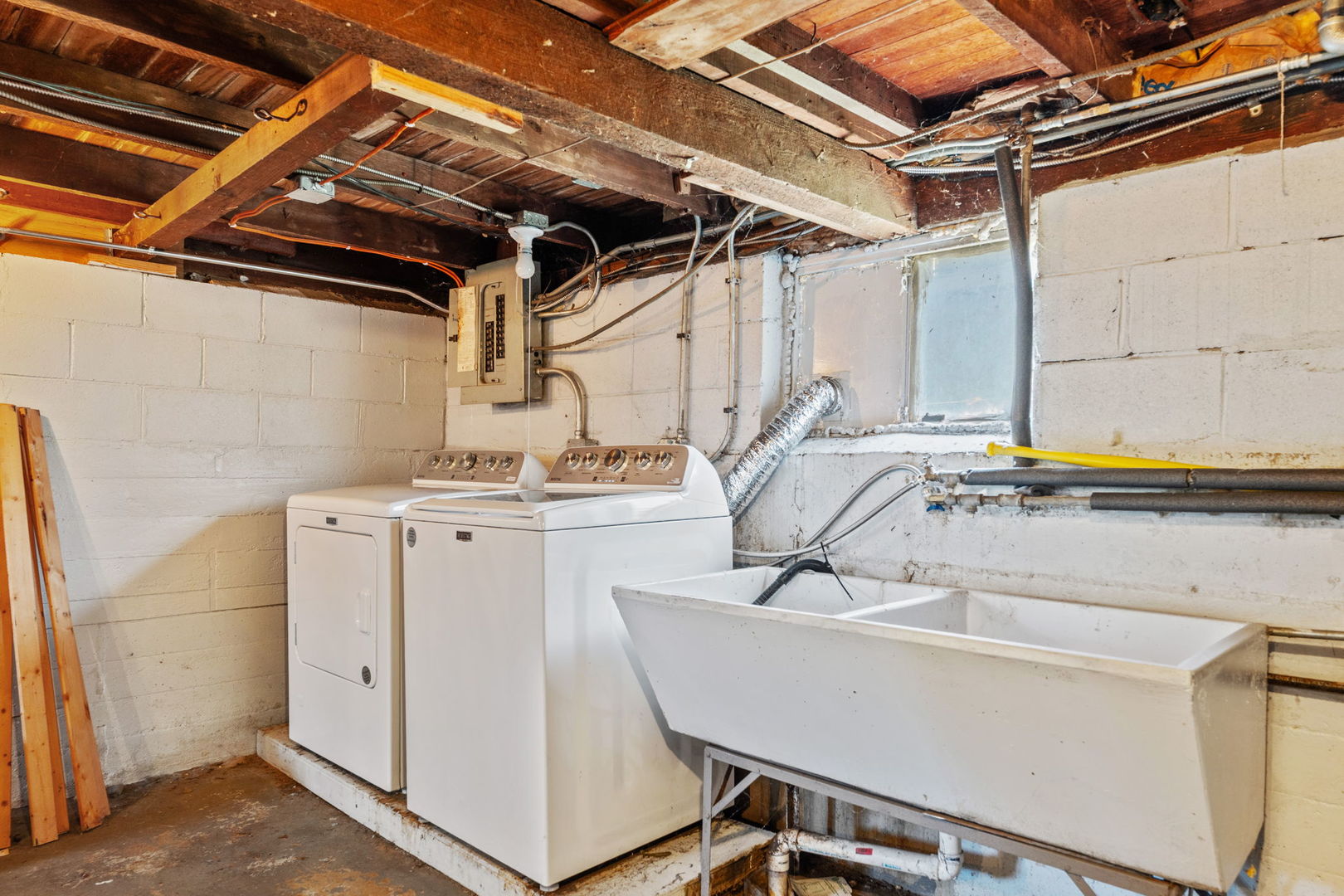 26177 West Lakeview Avenue Ingleside, IL 60041 - Photo 19 of 27 a utility room with dryer and washer