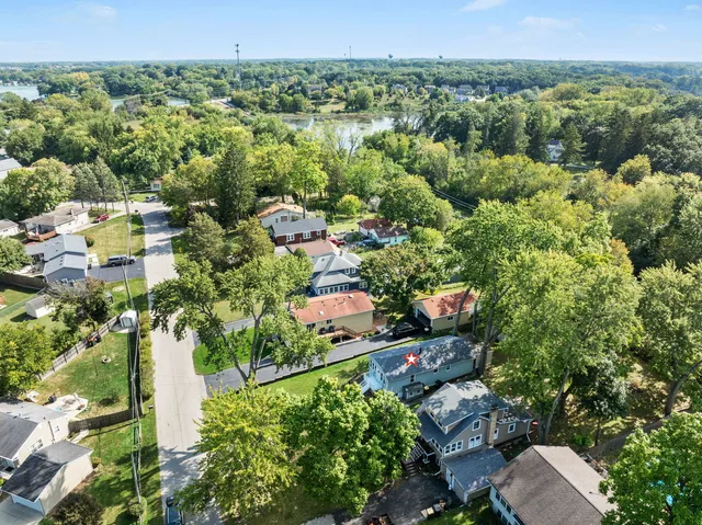 $215,000 | 26177 West Lakeview Avenue, Ingleside, IL 60041