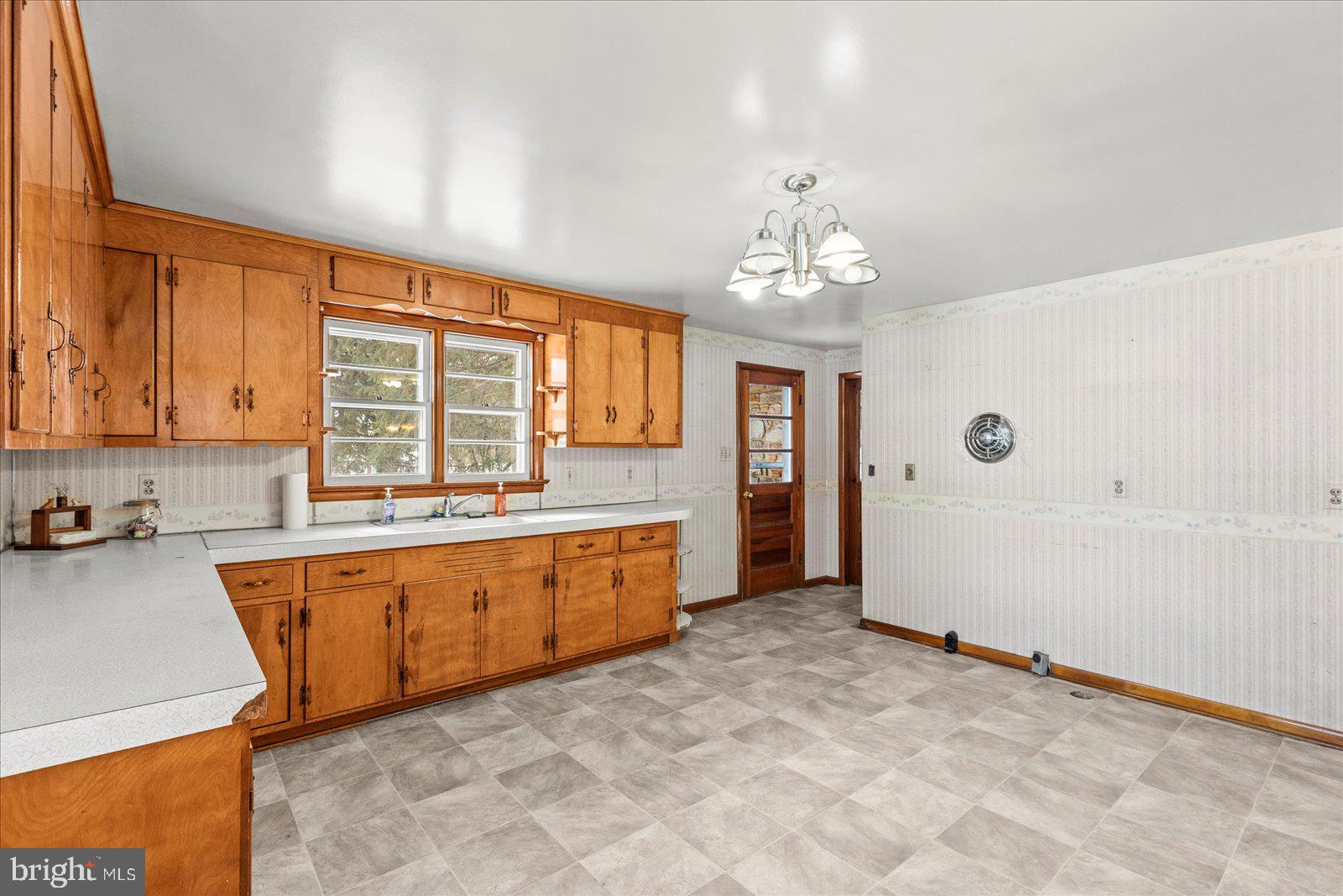 3528 Baltimore Pike Hanover, PA 17331 - Photo 15 of 47