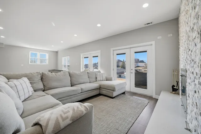 $1,250,000 | 13202 Lakepoint Drive, Plainfield, IL 60585