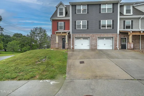 $287,900 | 101 Smartview Lane, Unit 101, Abingdon, VA 24210