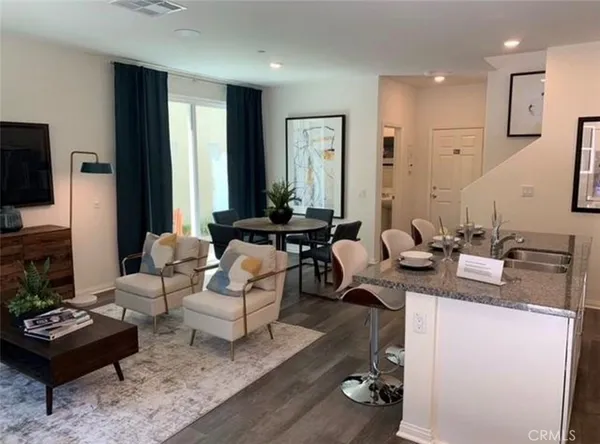 $4,000 | 27556 Denali Lane, Canyon Country, CA 91387