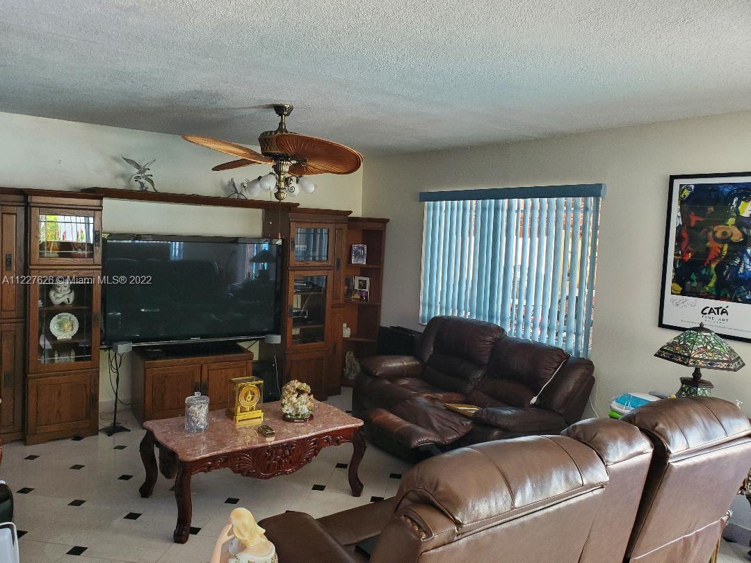 8941 Southwest 20th Street Miami, FL 33165 - Photo 11 of 29 Gallery Image 11