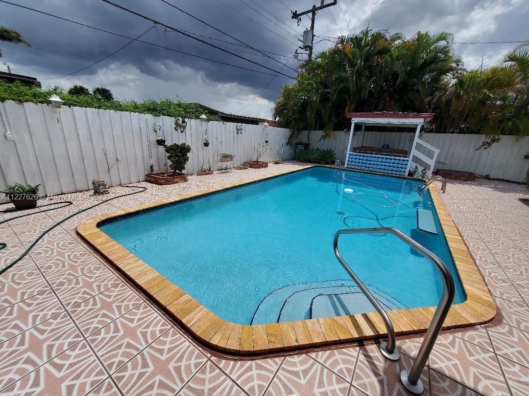 8941 Southwest 20th Street Miami, FL 33165 - Photo 15 of 29 Gallery Image 15
