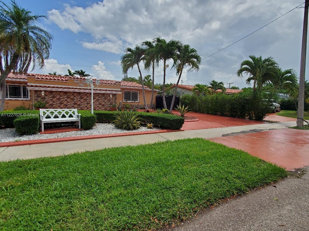 8941 Southwest 20th Street Miami, FL 33165 - Photo 3 of 29 Gallery Image 3